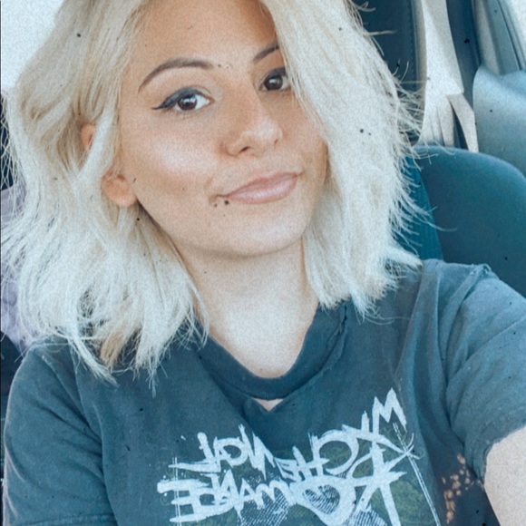 Meet your Posher, Daniela - Picture 1 of 1